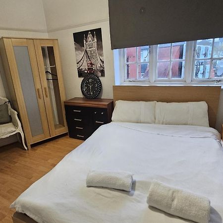 London Edgware Station Apartment Екстер'єр фото