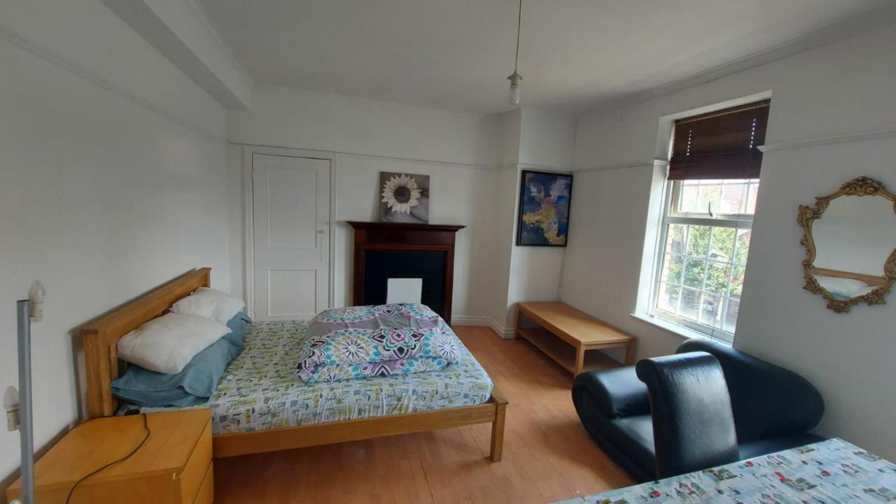 London Edgware Station Apartment Екстер'єр фото
