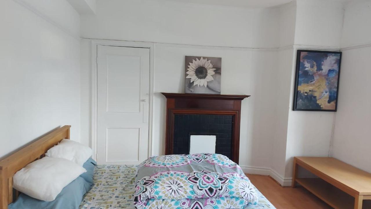 London Edgware Station Apartment Екстер'єр фото