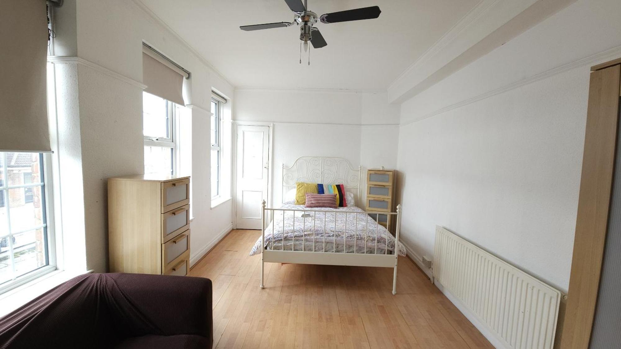 London Edgware Station Apartment Екстер'єр фото