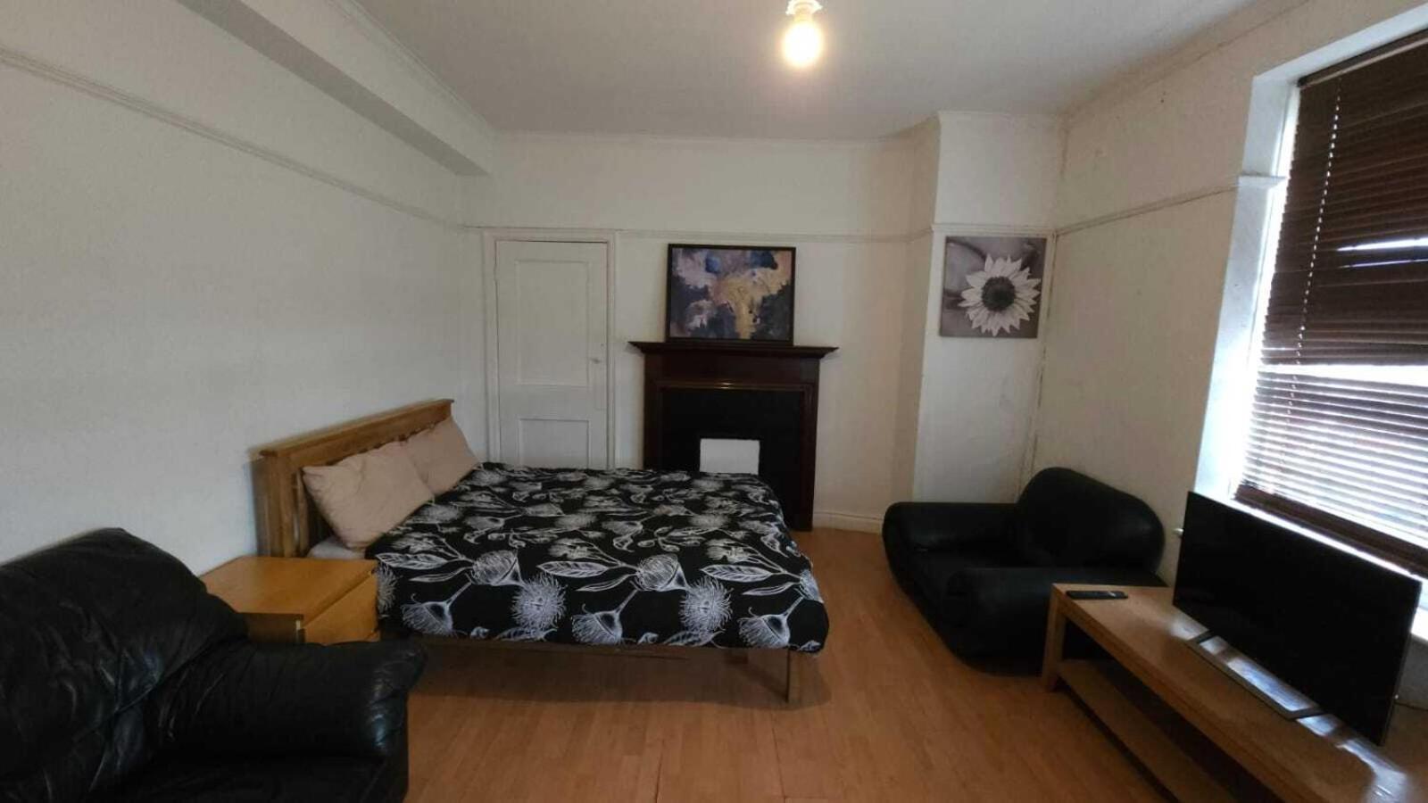 London Edgware Station Apartment Номер фото