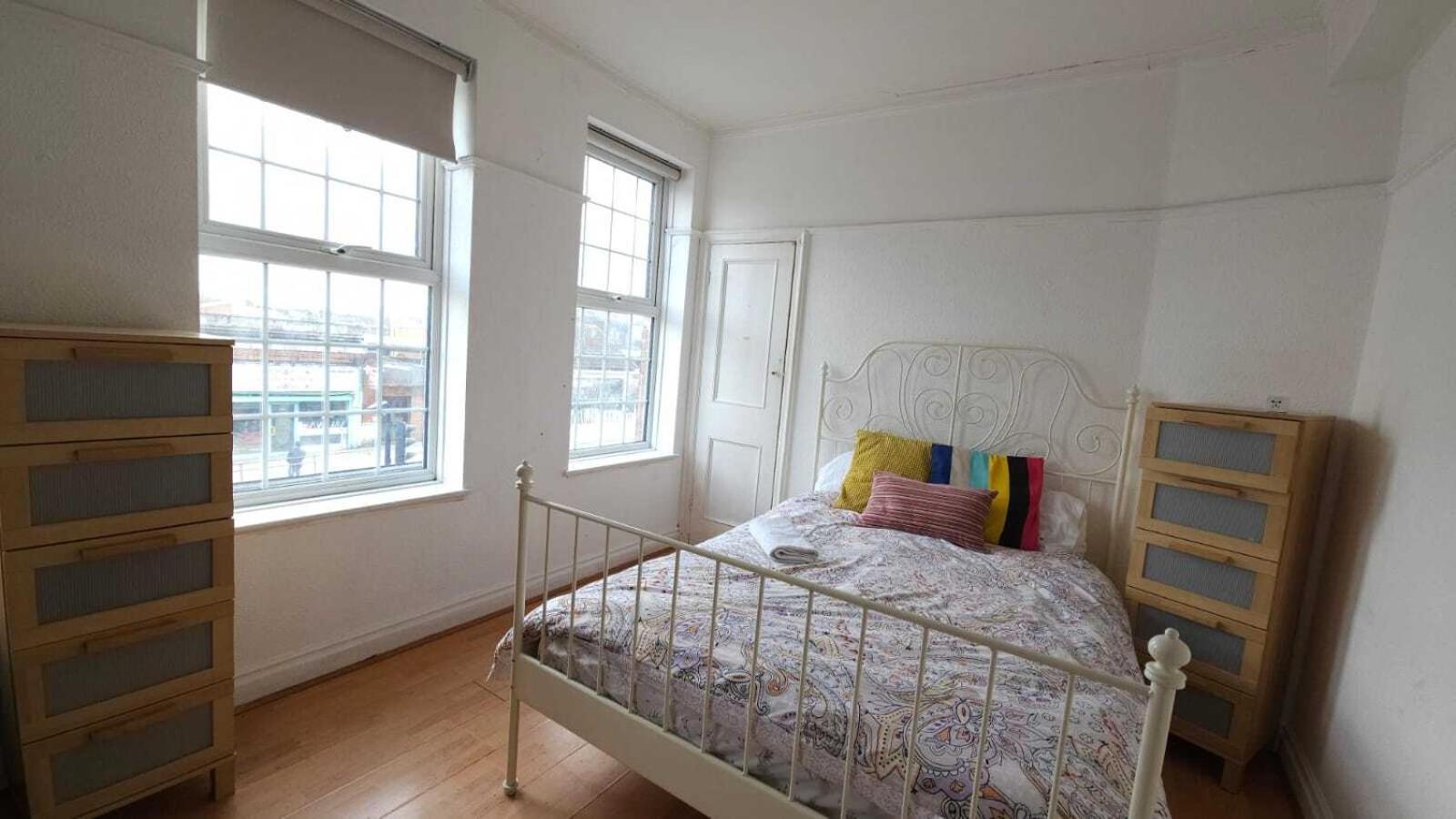 London Edgware Station Apartment Номер фото