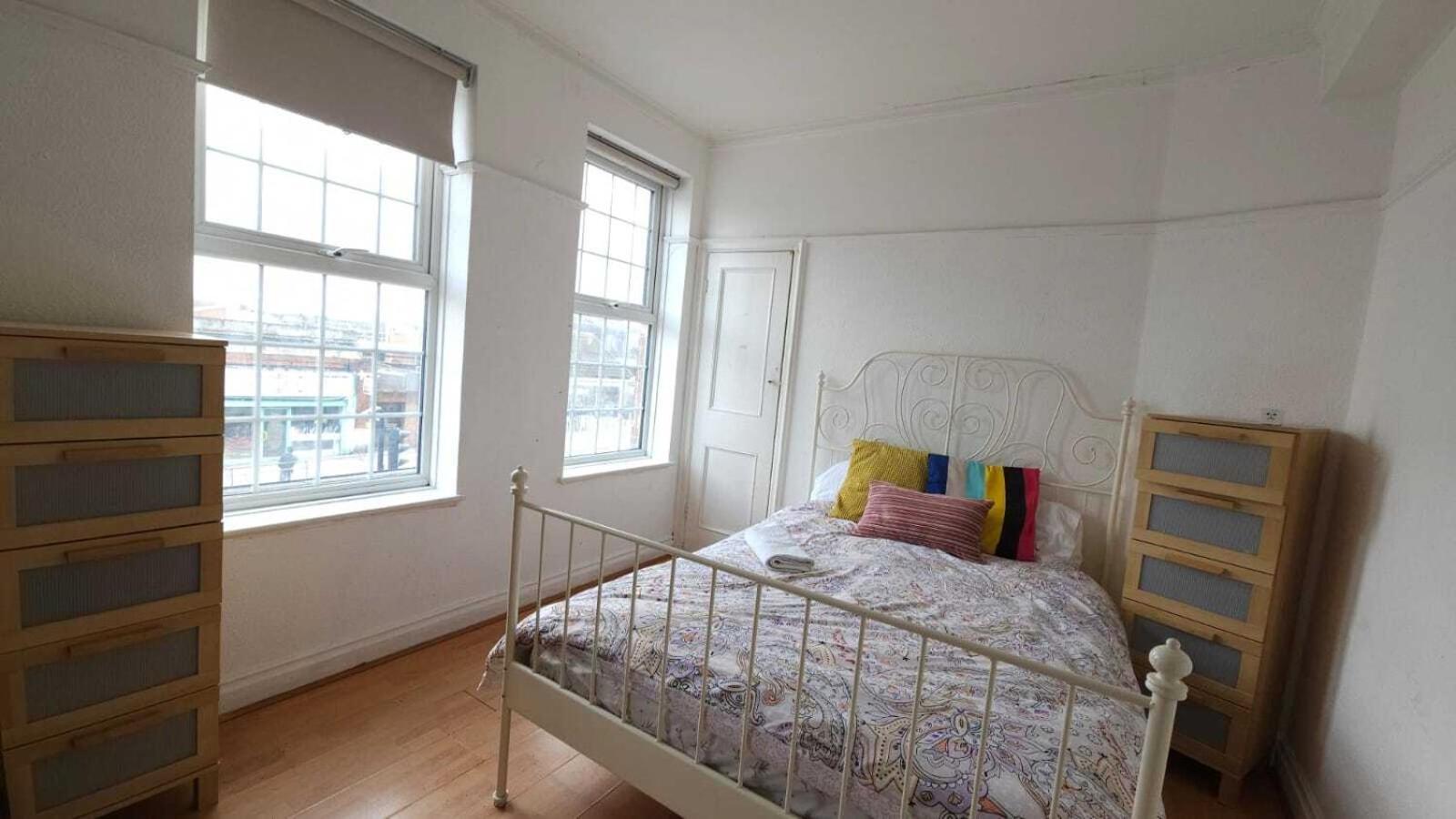 London Edgware Station Apartment Номер фото