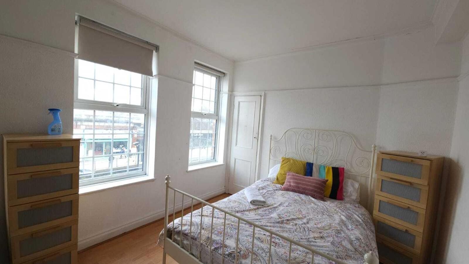 London Edgware Station Apartment Номер фото